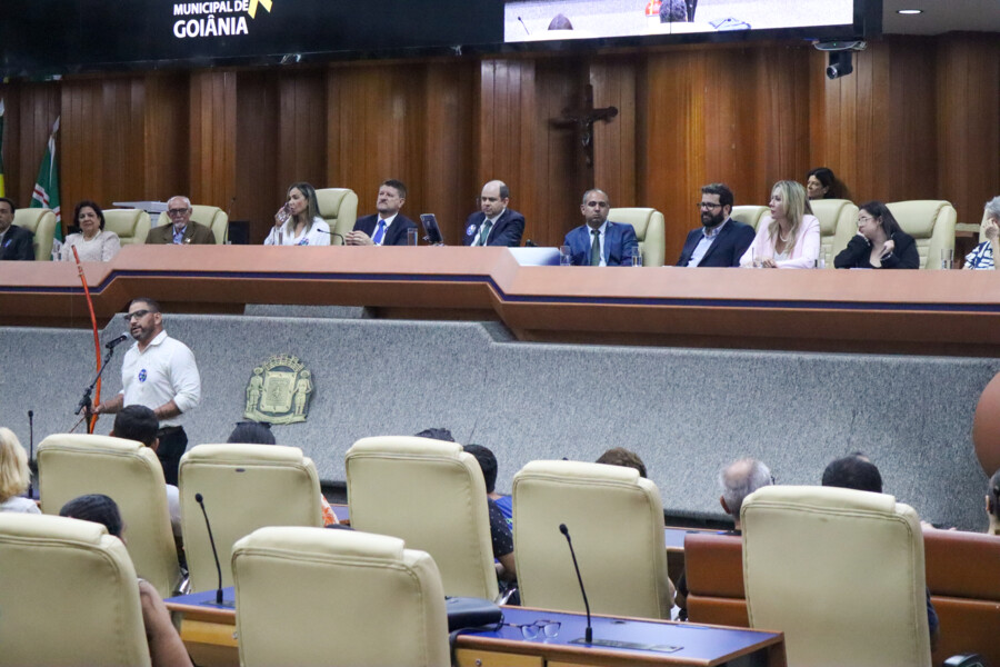 diretores-do-crer-sao-homenageados-em-sessao-solene-da-camara-municipal-de-goiania-pelo-dia-nacional-de-luta-da-pessoa-com-deficiencia